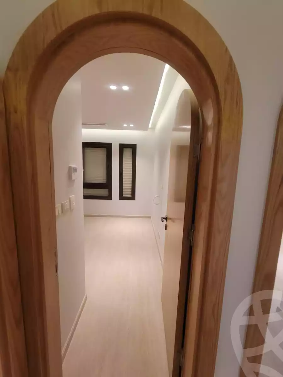 https://aqarmap.com.eg/ar/listing/4266068-for-sale-cairo-el-sheikh-zayed-city-compounds-in-sheikh-zayed-beverly-hills