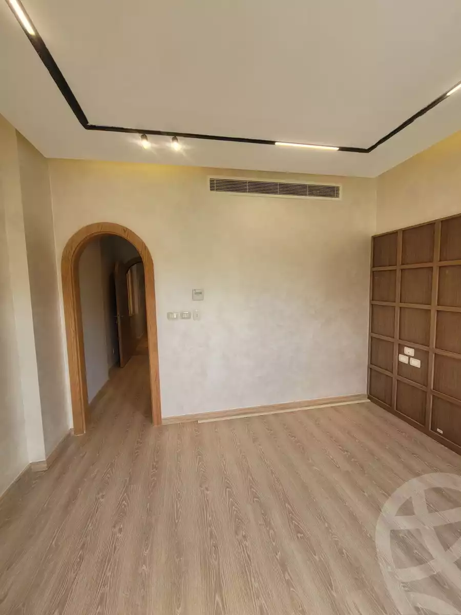https://aqarmap.com.eg/ar/listing/4271828-for-sale-cairo-el-sheikh-zayed-city-compounds-in-sheikh-zayed-beverly-hills