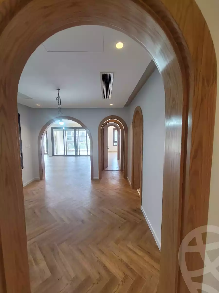 https://aqarmap.com.eg/ar/listing/4275656-for-sale-cairo-el-sheikh-zayed-city-compounds-in-sheikh-zayed-beverly-hills