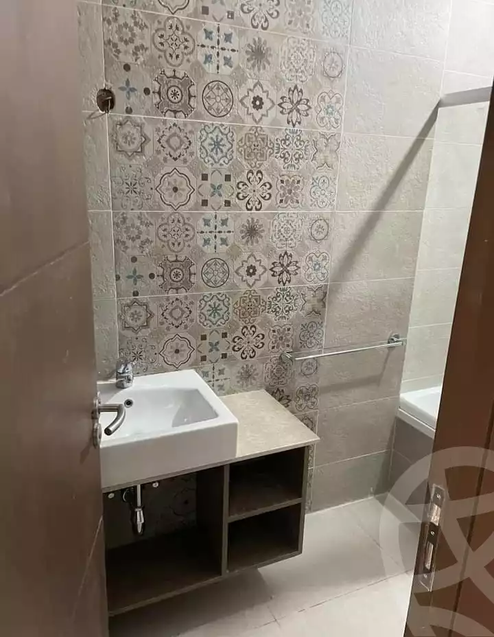 https://aqarmap.com.eg/en/listing/4277682-for-sale-cairo-new-cairo-compounds-fifth-square
