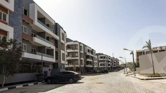 https://aqarmap.com.eg/ar/listing/4295937-for-sale-cairo-el-sheikh-zayed-city-compounds-in-sheikh-zayed-beverly-hills