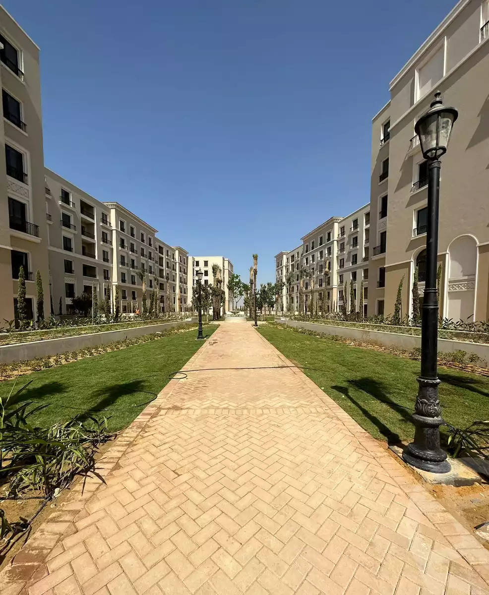 https://aqarmap.com.eg/en/listing/4304311-for-sale-cairo-el-sheikh-zayed-city-compounds-kmbwnd-fyldj-wyst-dr-llttwyr