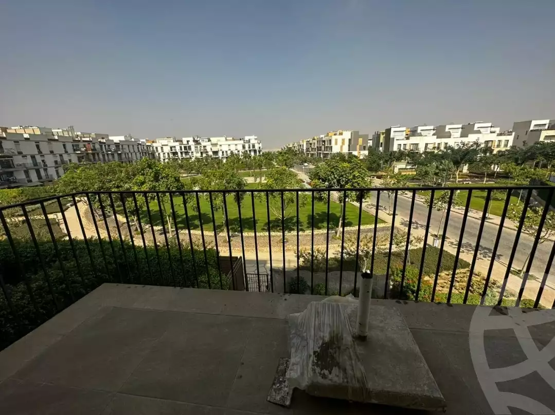 https://aqarmap.com.eg/ar/listing/4192263-for-rent-cairo-el-sheikh-zayed-city-compounds-in-sheikh-zayed-the-courtyard