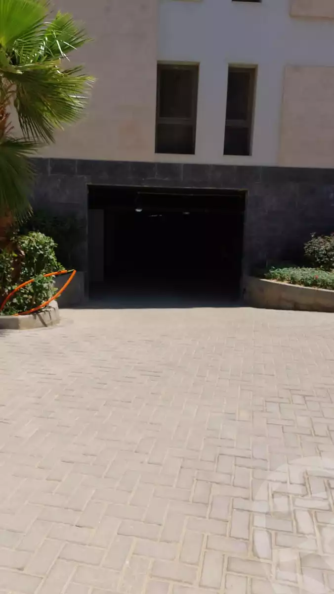 https://aqarmap.com.eg/ar/listing/4314503-for-sale-cairo-new-cairo-compounds-dh-ykwn-ryzdns-styl-hwm