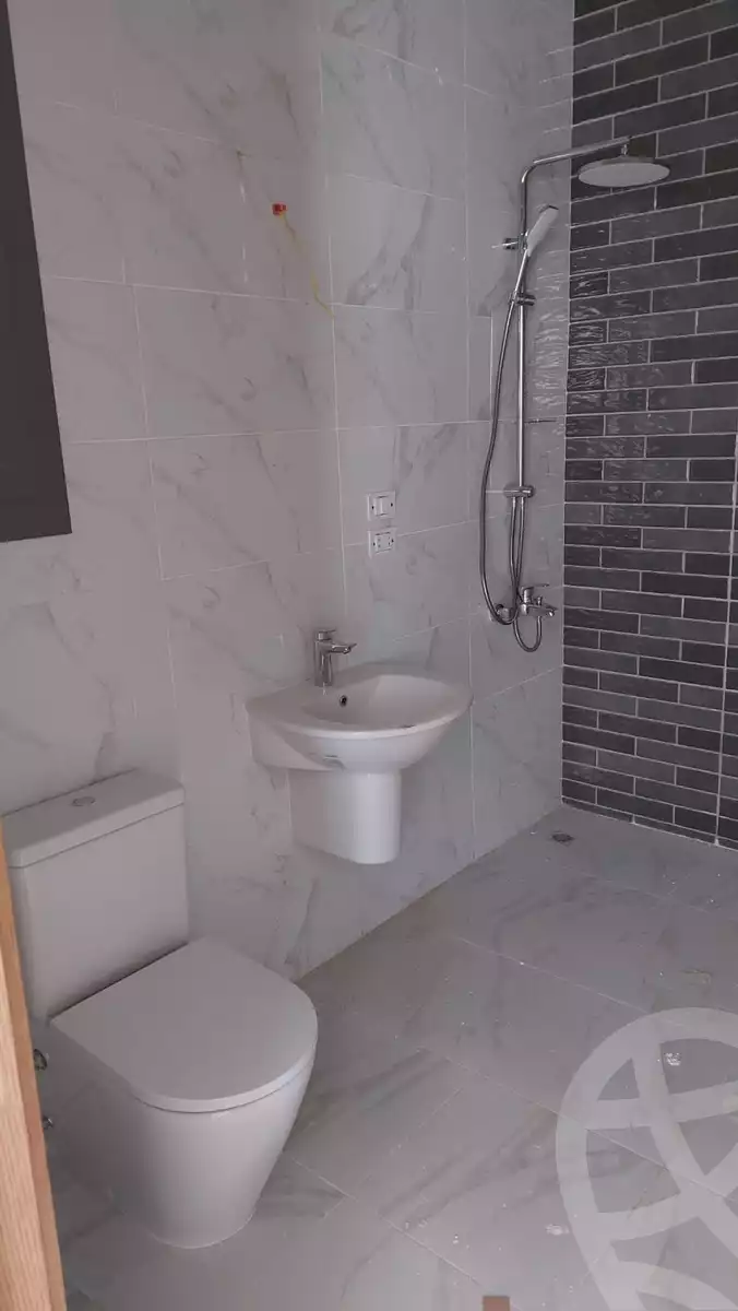 https://aqarmap.com.eg/ar/listing/4314503-for-sale-cairo-new-cairo-compounds-dh-ykwn-ryzdns-styl-hwm
