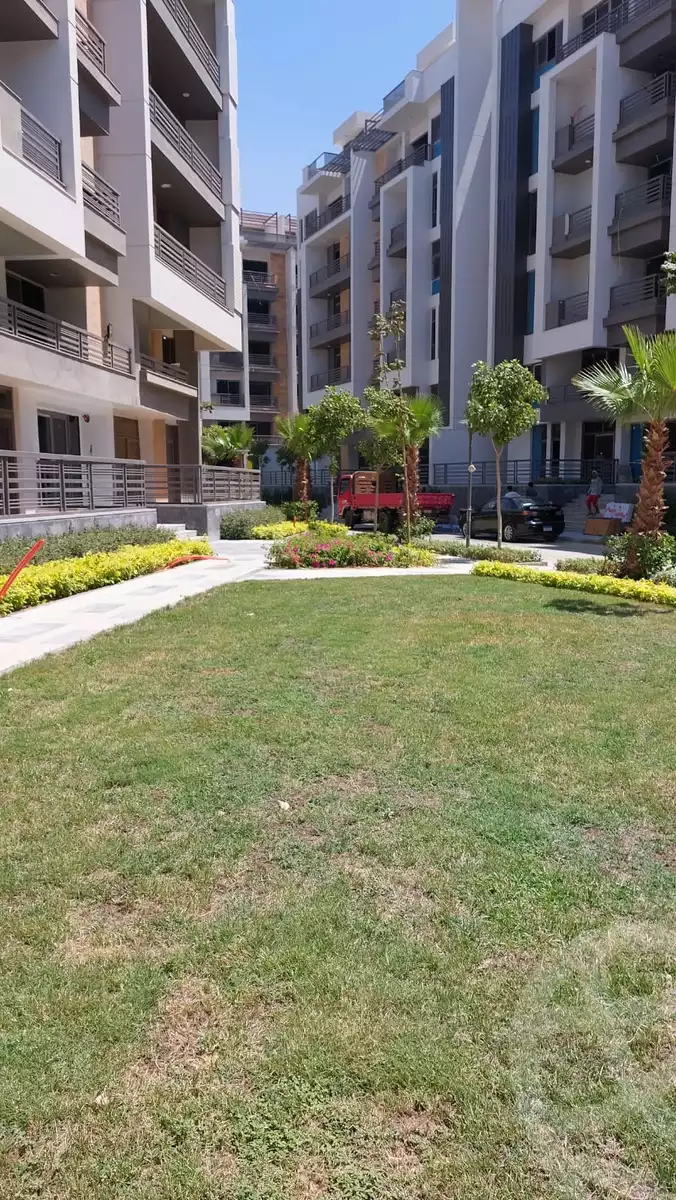 https://aqarmap.com.eg/ar/listing/4314503-for-sale-cairo-new-cairo-compounds-dh-ykwn-ryzdns-styl-hwm