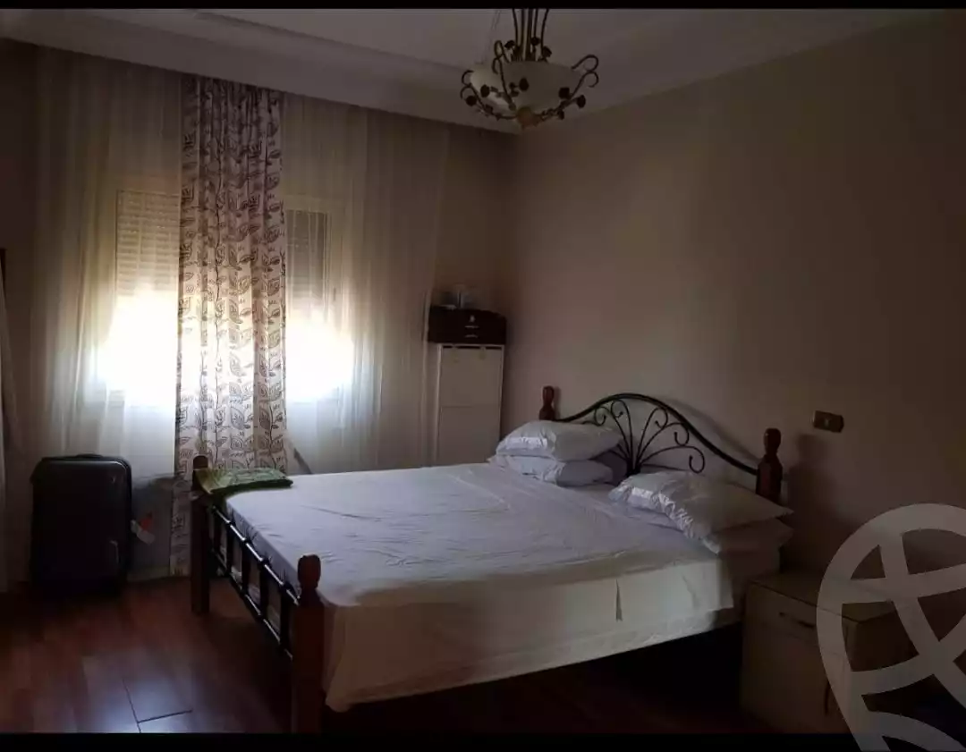 https://aqarmap.com.eg/en/listing/4317060-for-sale-cairo-new-cairo-compounds-moon-valley-2