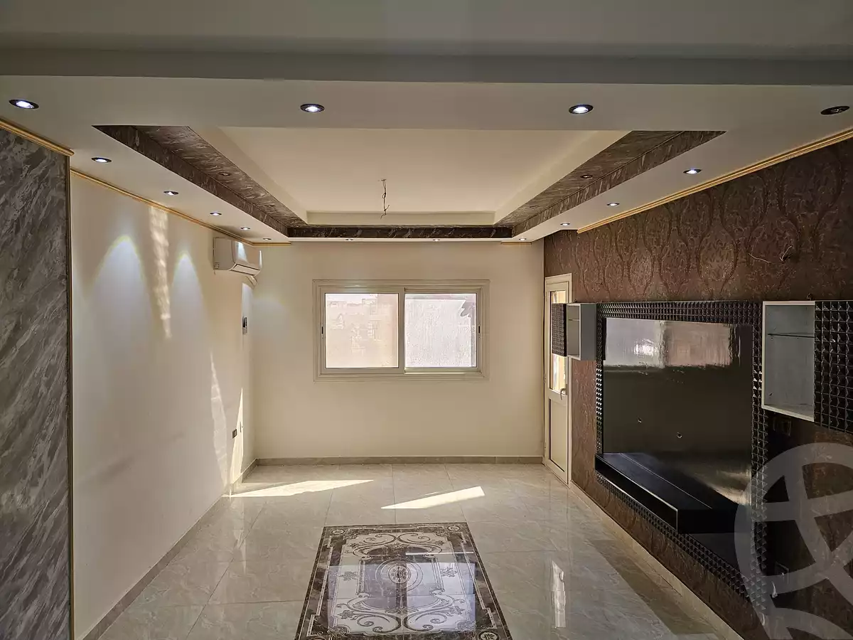 https://aqarmap.com.eg/ar/listing/4319518-for-sale-cairo-el-sheikh-zayed-city-el-hay-el-hady-ashaer-area-1-street-12