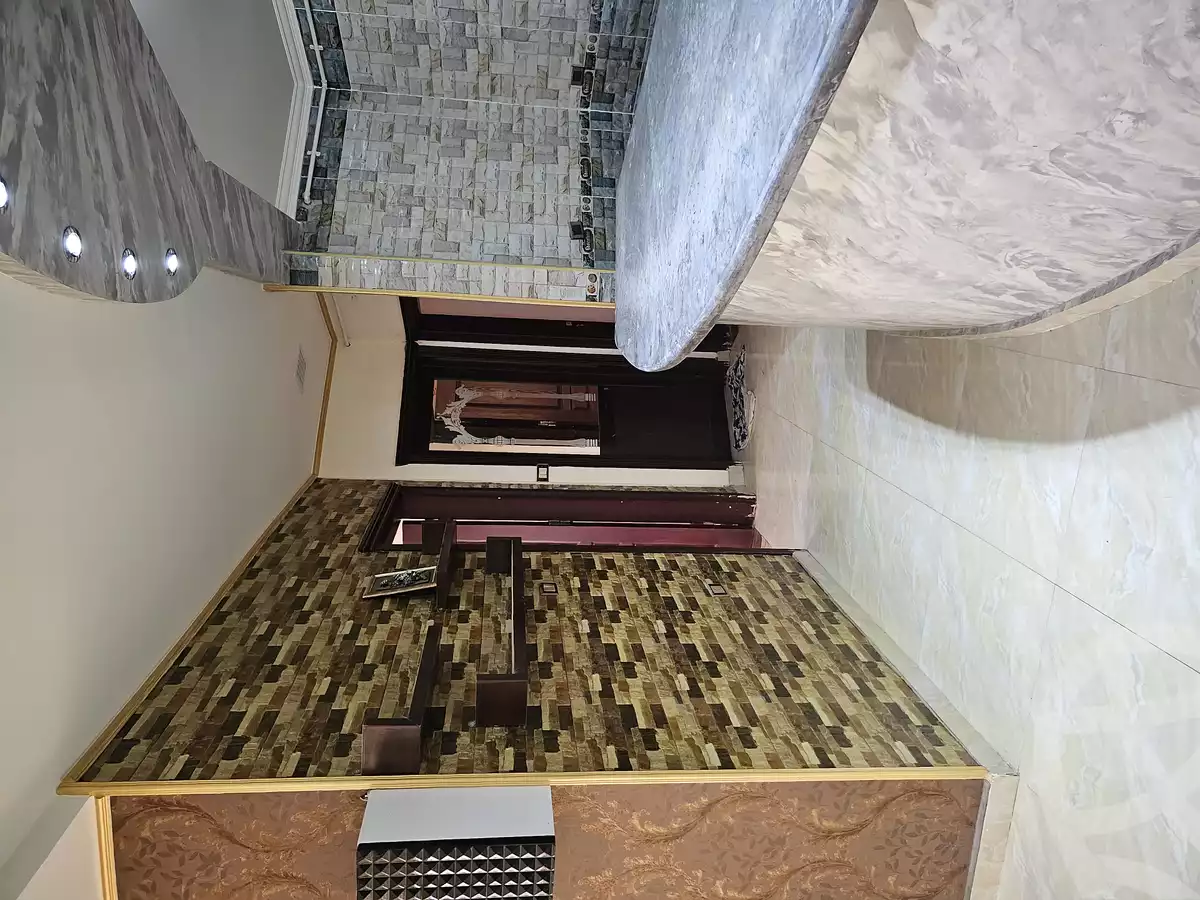 https://aqarmap.com.eg/ar/listing/4319518-for-sale-cairo-el-sheikh-zayed-city-el-hay-el-hady-ashaer-area-1-street-12