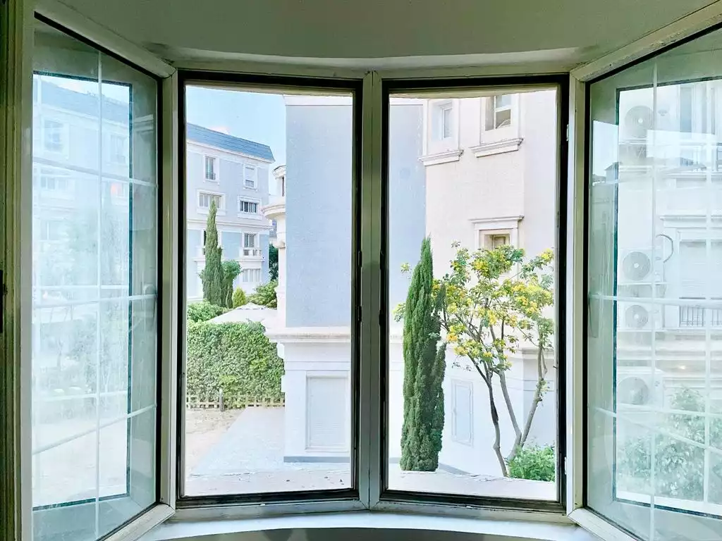 https://aqarmap.com.eg/ar/listing/4333352-for-rent-cairo-new-cairo-compounds-mountain-view-executive-residence