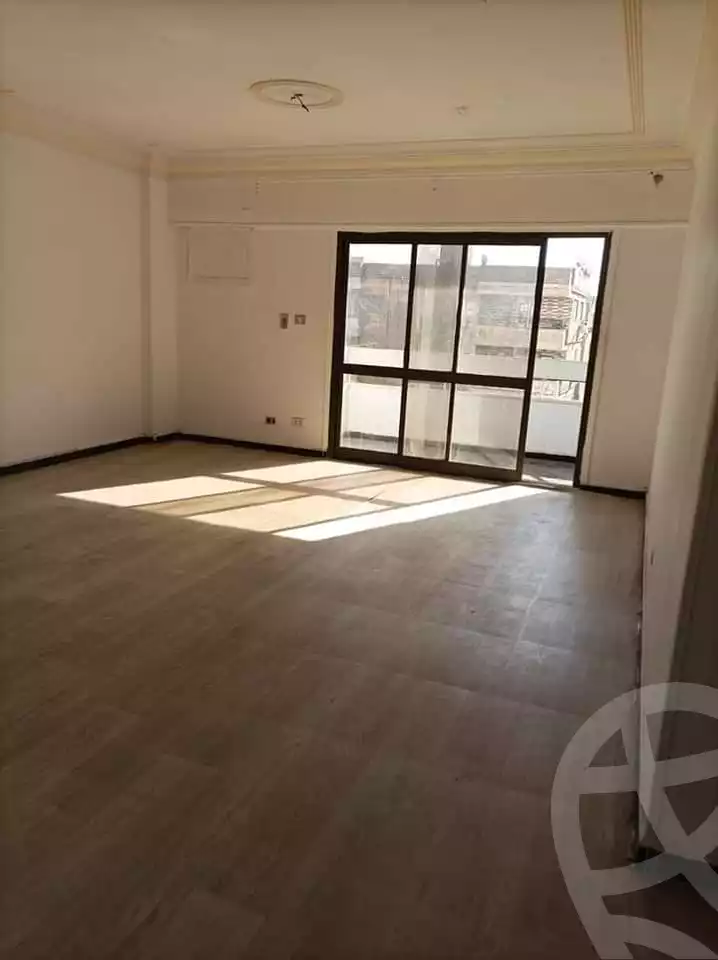 https://aqarmap.com.eg/ar/listing/4366815-for-rent-cairo-mokattam-shareaa-9