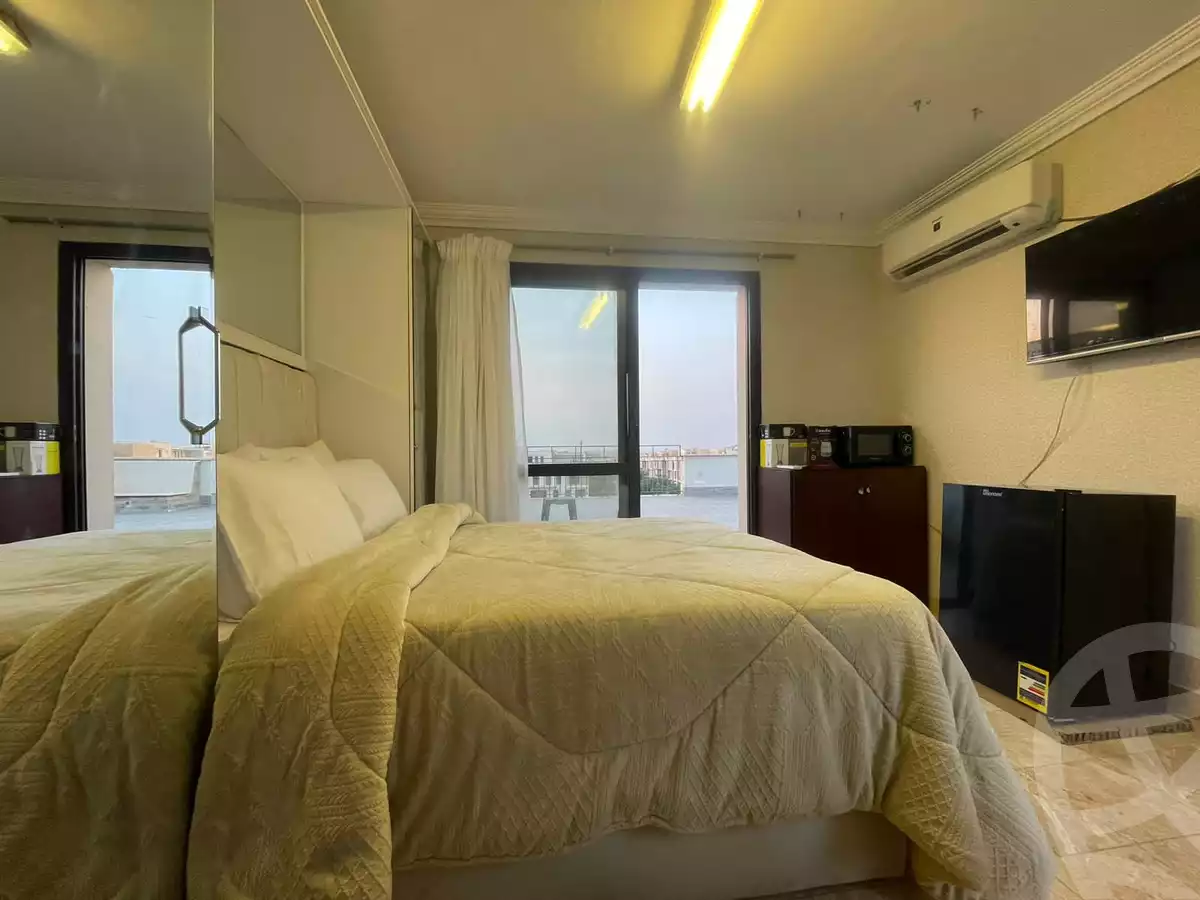 https://aqarmap.com.eg/en/listing/4369235-for-rent-cairo-el-sheikh-zayed-city-compounds-kmbwnd-wyst-twn-swdyk