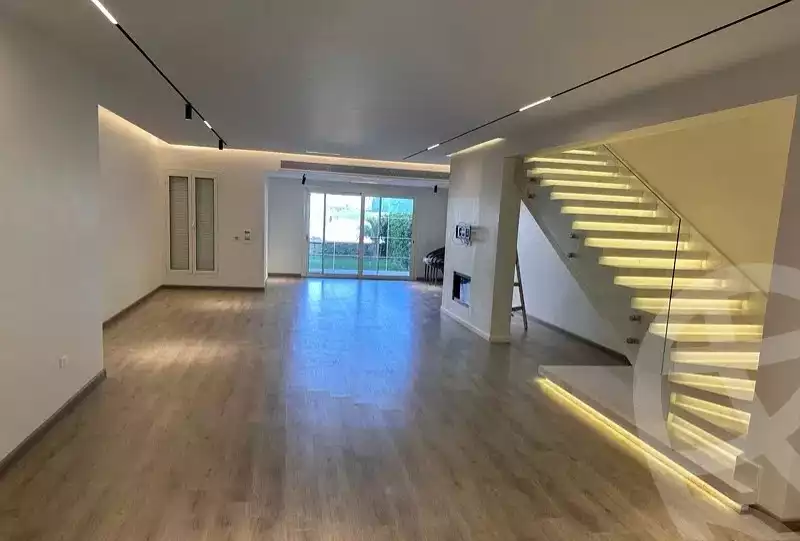 https://aqarmap.com.eg/en/listing/4372770-for-sale-cairo-new-cairo-compounds-mountain-view-hyde-park