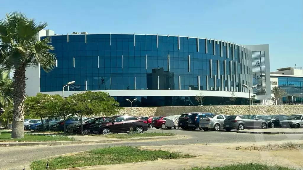 https://aqarmap.com.eg/en/listing/4376573-for-rent-cairo-alex-cairo-desert-road-smart-village-y-r-sy-byzns-brk-sfrykw-llstthmr-l-qry
