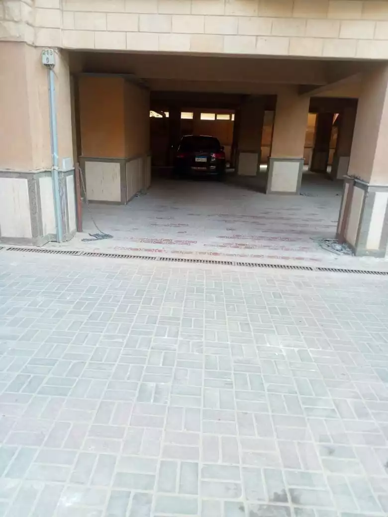 https://aqarmap.com.eg/ar/listing/4381864-for-rent-cairo-new-cairo-compounds-remas