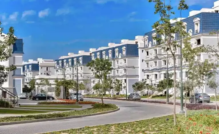 https://aqarmap.com.eg/en/listing/4382959-for-sale-cairo-new-cairo-compounds-mountain-view-hyde-park