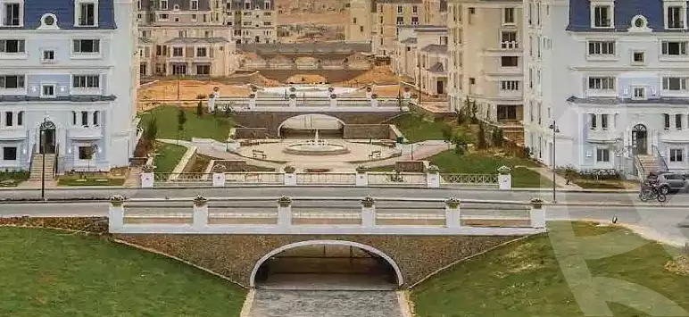 https://aqarmap.com.eg/en/listing/4382959-for-sale-cairo-new-cairo-compounds-mountain-view-hyde-park