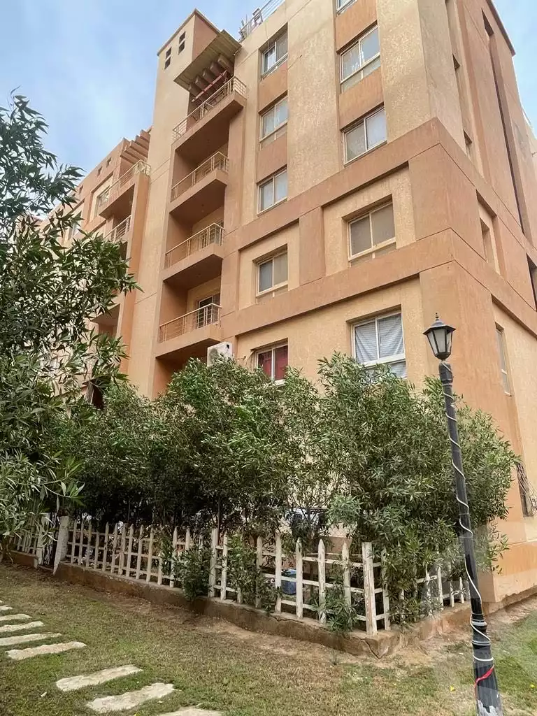 https://aqarmap.com.eg/ar/listing/4400377-for-sale-cairo-6th-of-october-hadaeq-october-kmbwnd-fy-hdyq-ktwbr-degla-gardens