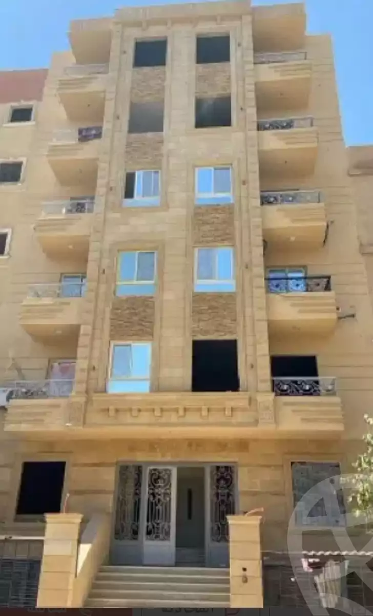 https://aqarmap.com.eg/ar/listing/5545082-for-sale-cairo-6th-of-october-el-ahyaa-neighborhood-4th-ahmed-momen-st