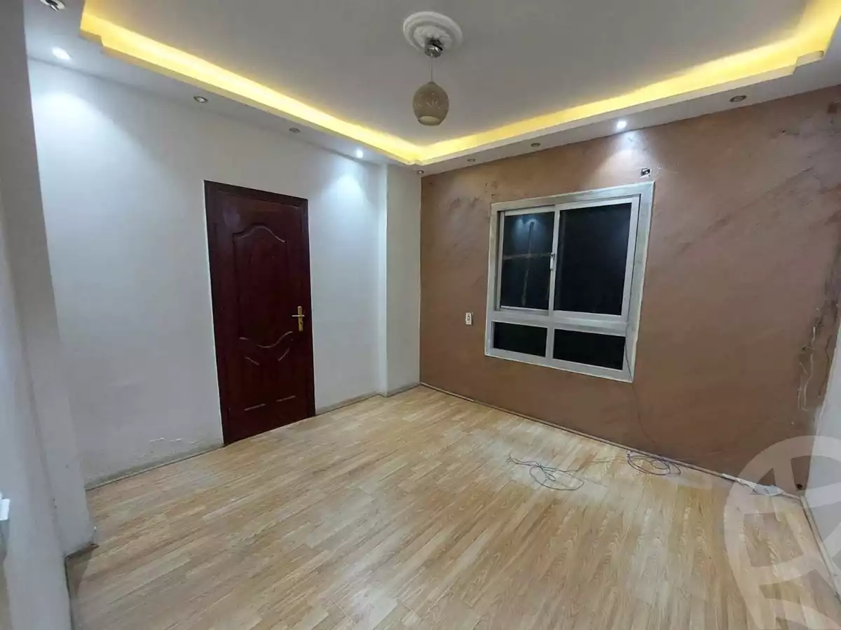 https://aqarmap.com.eg/en/listing/4422996-for-sale-cairo-mokattam-shareaa-9