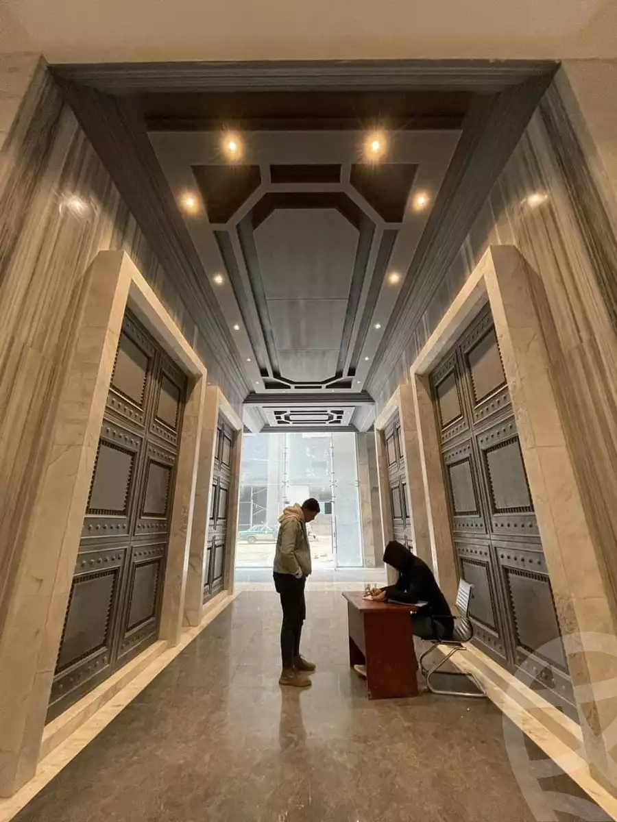 https://aqarmap.com.eg/ar/listing/4036432-for-rent-cairo-new-cairo-el-kattameya-compounds-in-kattameya-crystal-plaza