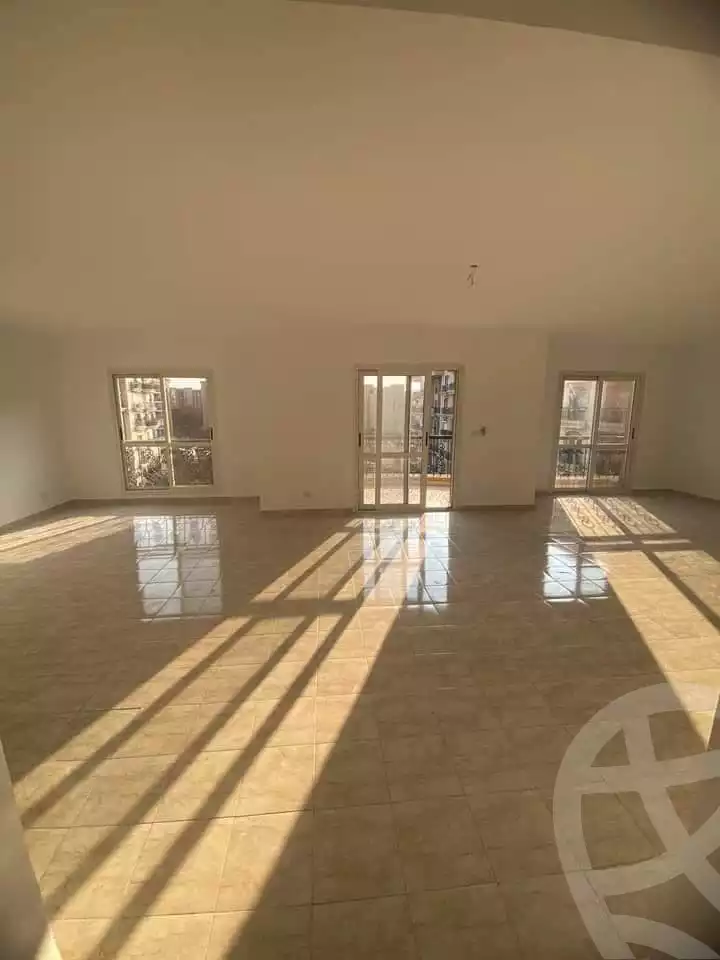 https://aqarmap.com.eg/en/listing/4531018-for-rent-cairo-new-cairo-lrhb-city-phase-9