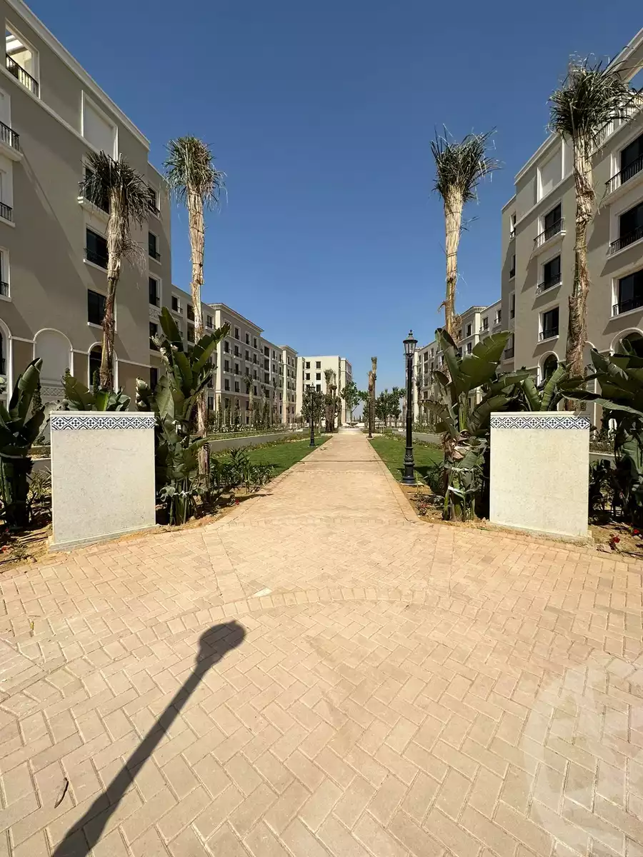 https://aqarmap.com.eg/en/listing/4613453-for-sale-cairo-el-sheikh-zayed-city-compounds-kmbwnd-fyldj-wyst-dr-llttwyr