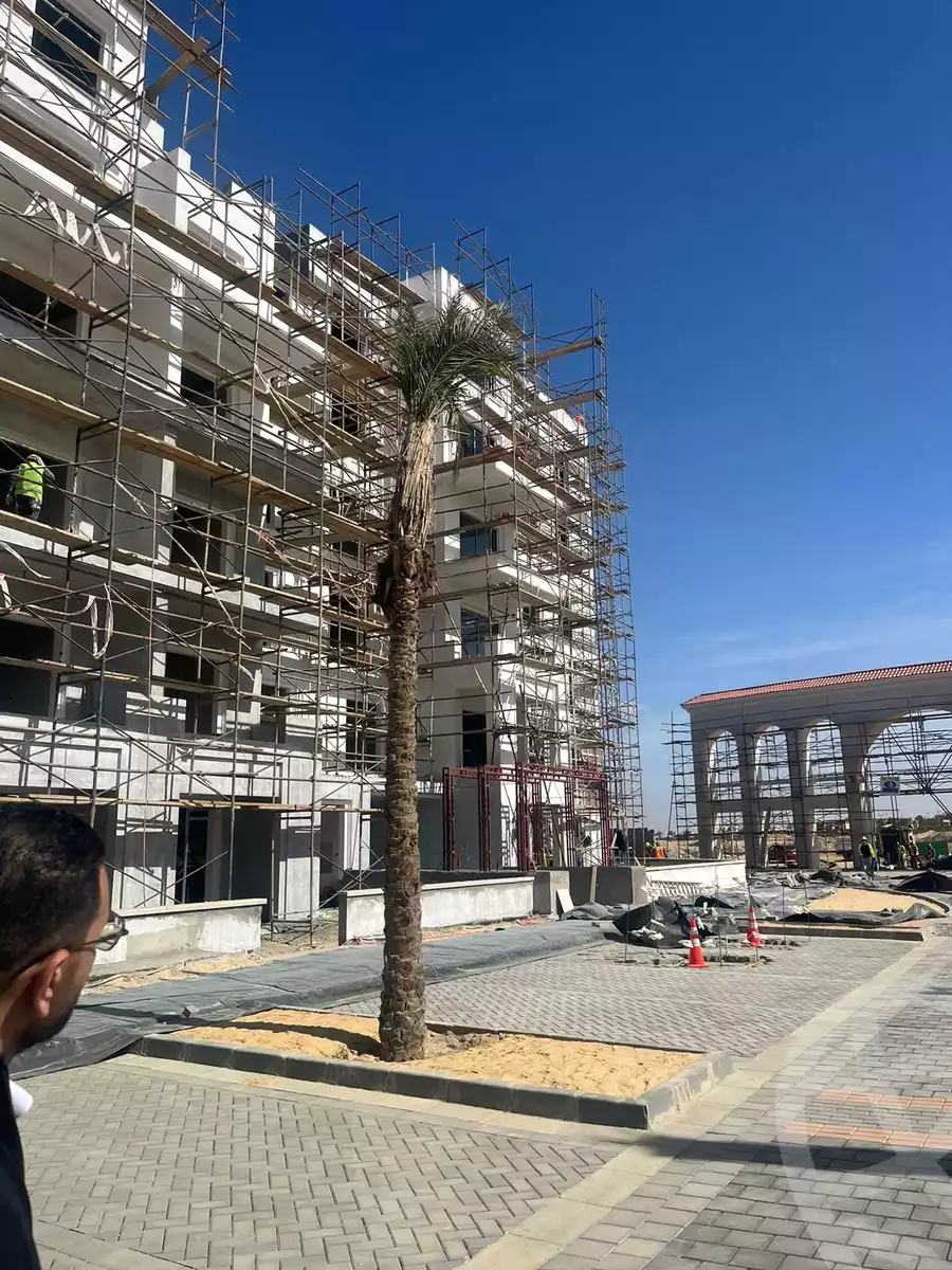 https://aqarmap.com.eg/ar/listing/4625975-for-sale-cairo-el-sheikh-zayed-city-compounds-kmbwnd-fyldj-wyst-dr-llttwyr