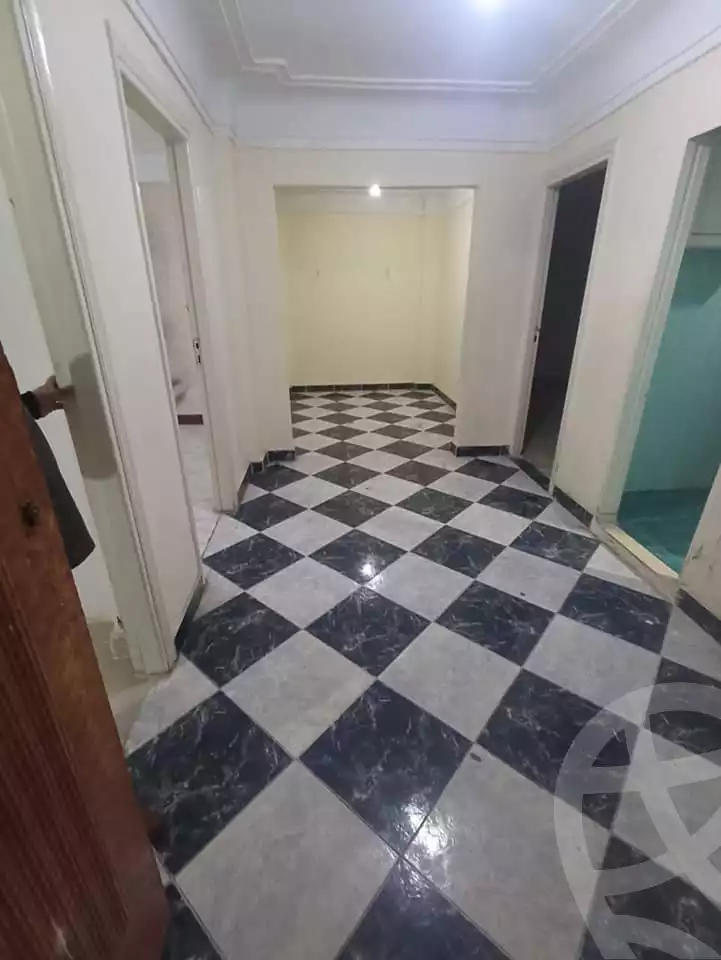 https://aqarmap.com.eg/ar/listing/4687026-for-rent-alexandria-zezenia-ahmed-othman-st