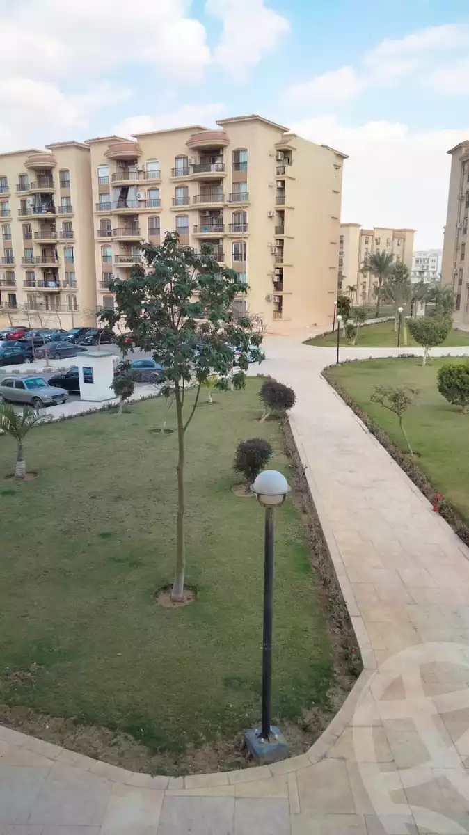 https://aqarmap.com.eg/en/listing/4742539-for-rent-cairo-new-cairo-lrhb-city-phase-5-ibn-al-nafees-st