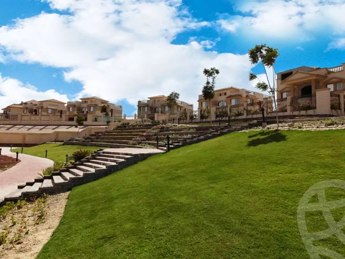 https://aqarmap.com.eg/en/listing/5421279-for-sale-cairo-el-sheikh-zayed-city-compounds-royal-city