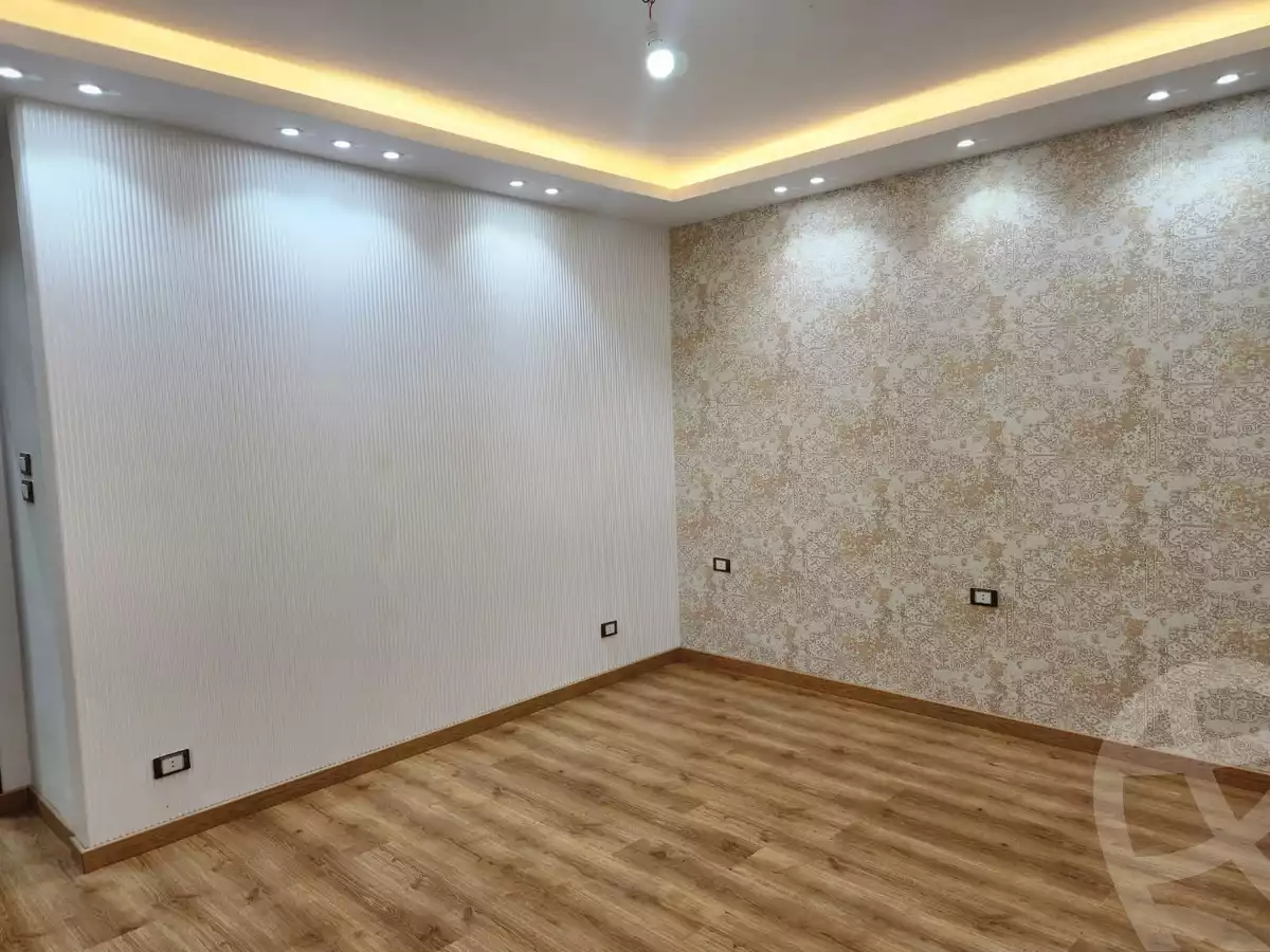 https://aqarmap.com.eg/en/listing/4777895-for-sale-cairo-new-cairo-lrhb-city-phase-4-mostafa-el-nahaas-st