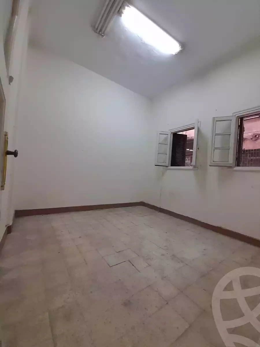 https://aqarmap.com.eg/en/listing/4786616-for-rent-alexandria-el-azarita-champollion-st