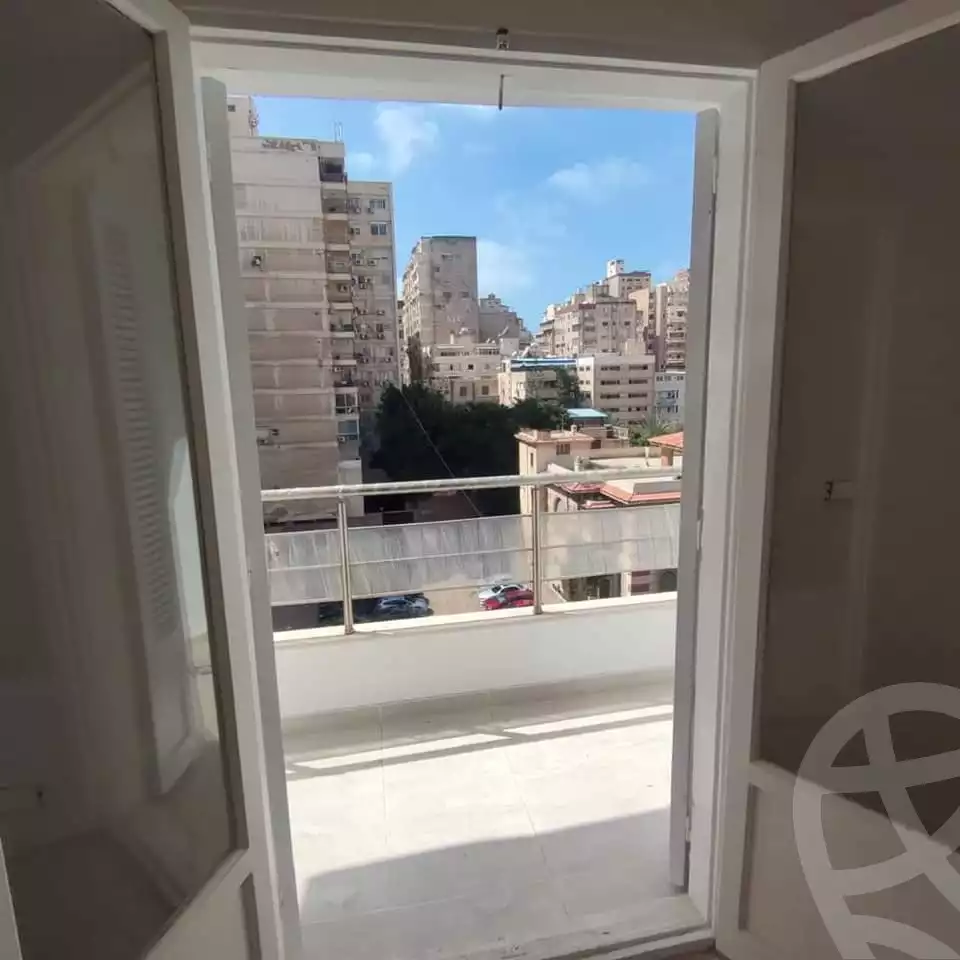 https://aqarmap.com.eg/en/listing/4792576-for-sale-alexandria-ganaklis-shr-bw-qyr-tryq-lhry