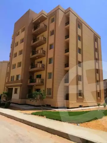 https://aqarmap.com.eg/en/listing/4844684-for-sale-cairo-al-oubour-tryq-msr-sm-yly-lshrwy-moon-city