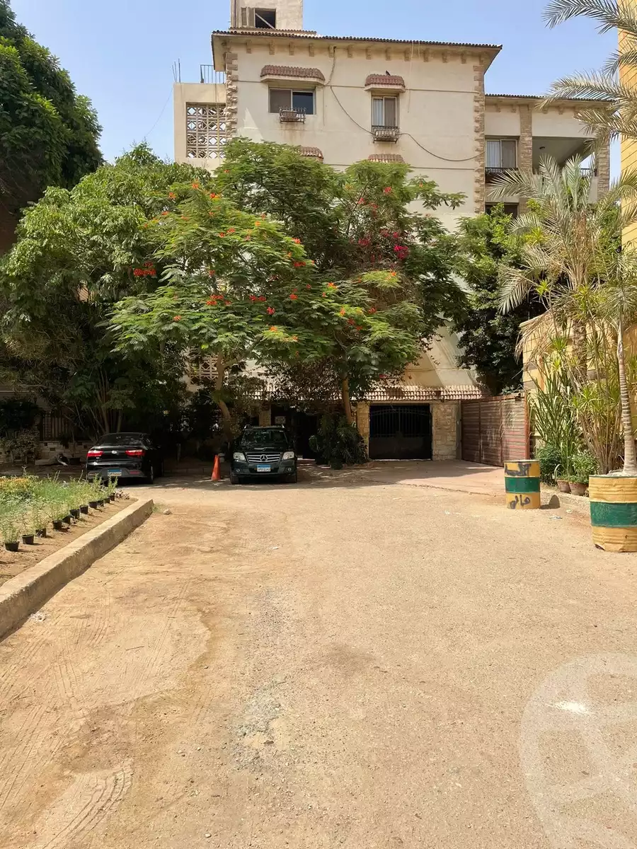 https://aqarmap.com.eg/en/listing/4891407-for-sale-cairo-mokattam-el-naforah-square