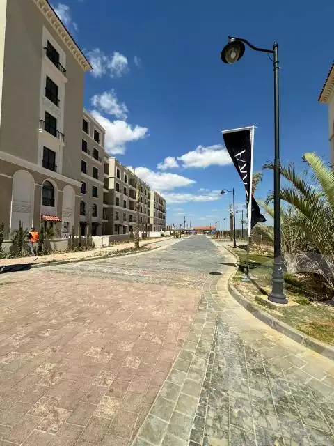 https://aqarmap.com.eg/ar/listing/5507480-for-sale-cairo-el-sheikh-zayed-city-compounds-kmbwnd-fyldj-wyst-dr-llttwyr