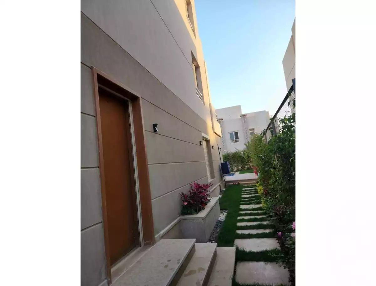 https://aqarmap.com.eg/ar/listing/4910798-for-rent-cairo-el-sheikh-zayed-city-compounds-atrio