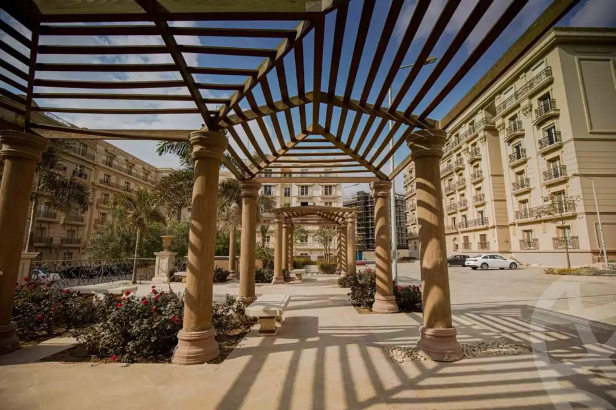 https://aqarmap.com.eg/ar/listing/4932579-for-sale-cairo-new-cairo-compounds-hyde-park-park-corner-hyde-park