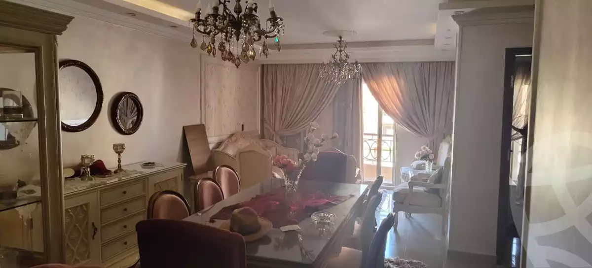 https://aqarmap.com.eg/en/listing/5107138-for-sale-cairo-el-sheikh-zayed-city-compounds-el-khamayel