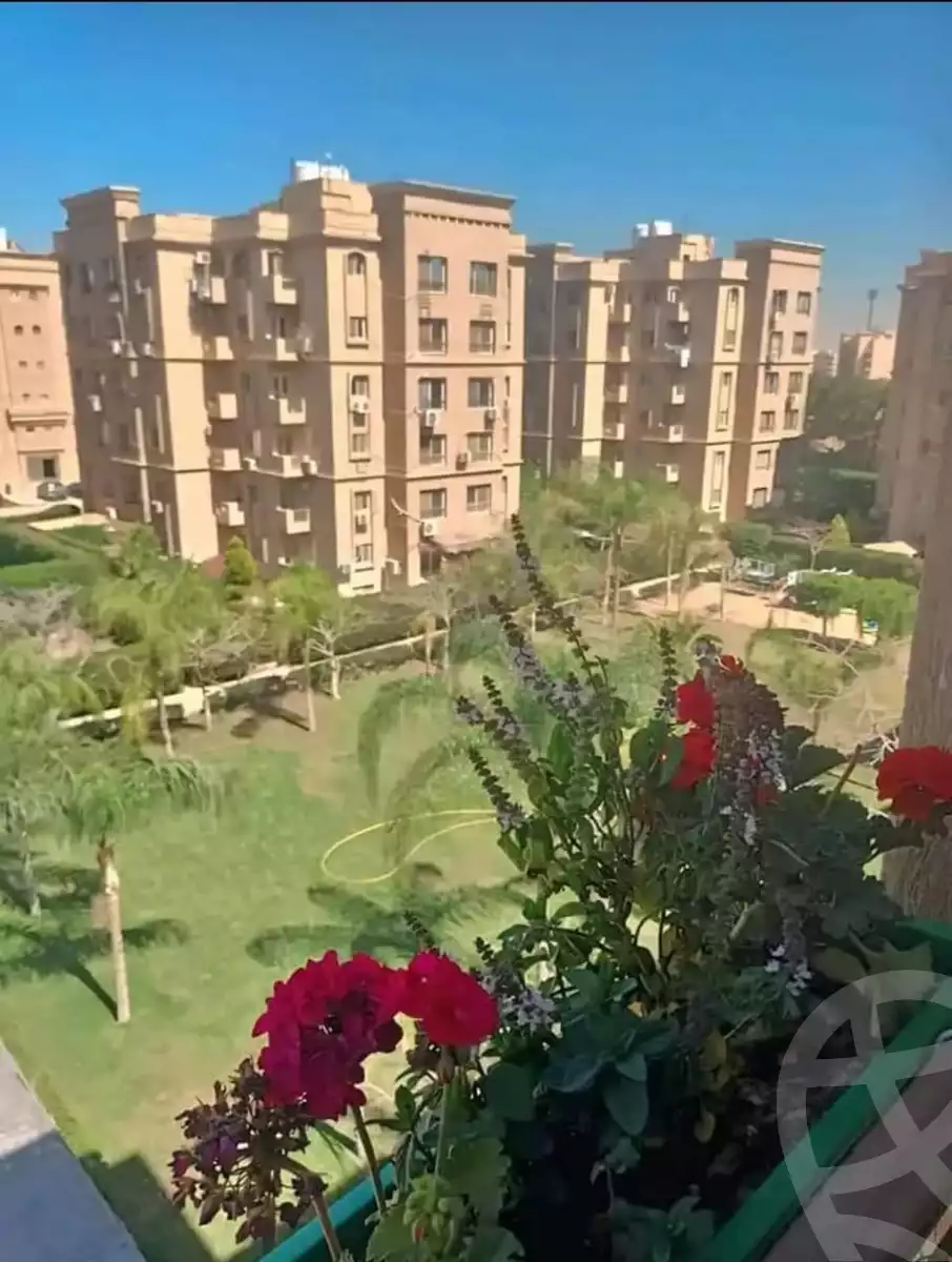 https://aqarmap.com.eg/ar/listing/5005428-for-sale-cairo-6th-of-october-hadaeq-october-kmbwnd-fy-hdyq-ktwbr-town-view