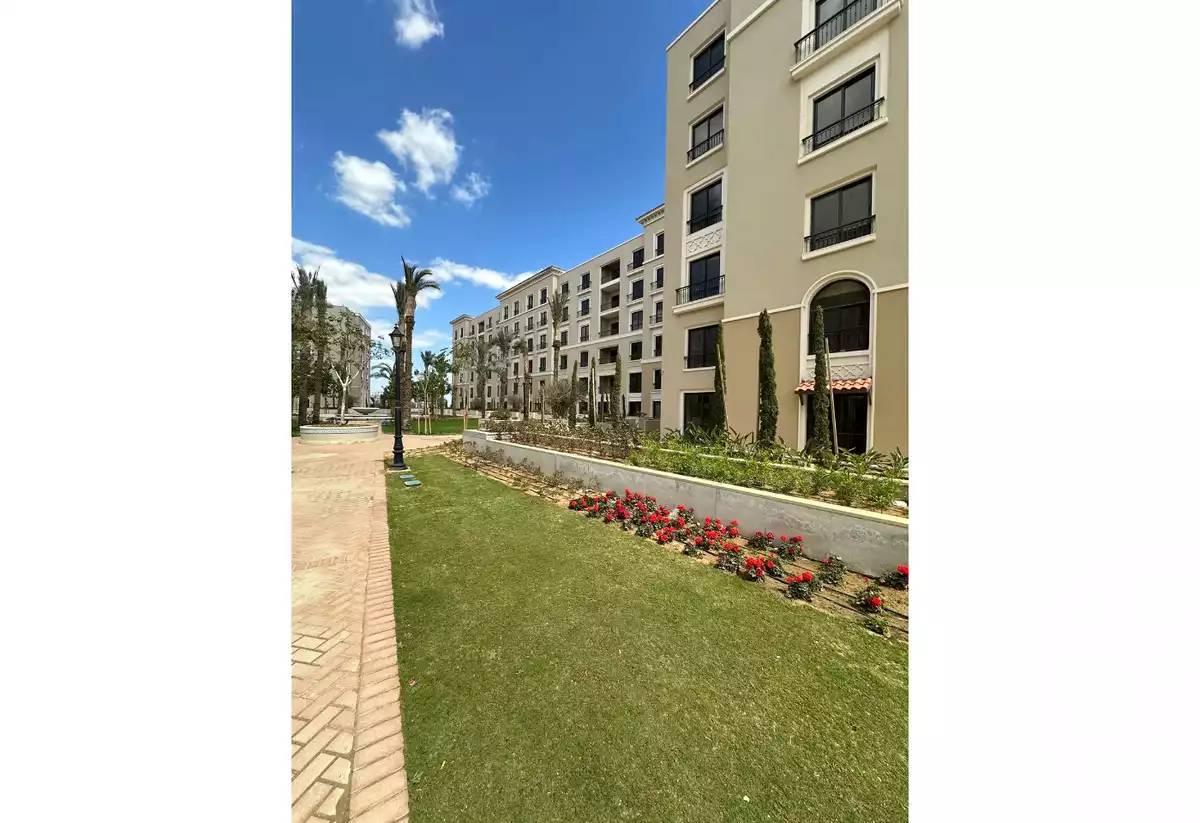 https://aqarmap.com.eg/ar/listing/5017922-for-sale-cairo-el-sheikh-zayed-city-compounds-kmbwnd-fyldj-wyst-dr-llttwyr