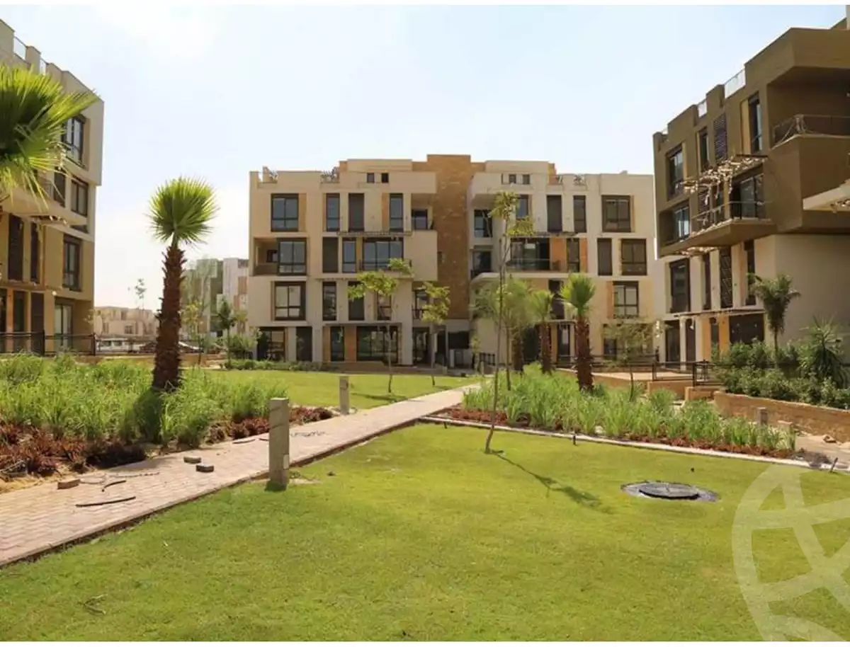 https://aqarmap.com.eg/ar/listing/5050365-for-sale-cairo-el-sheikh-zayed-city-compounds-kmbwnd-wyst-twn-swdyk