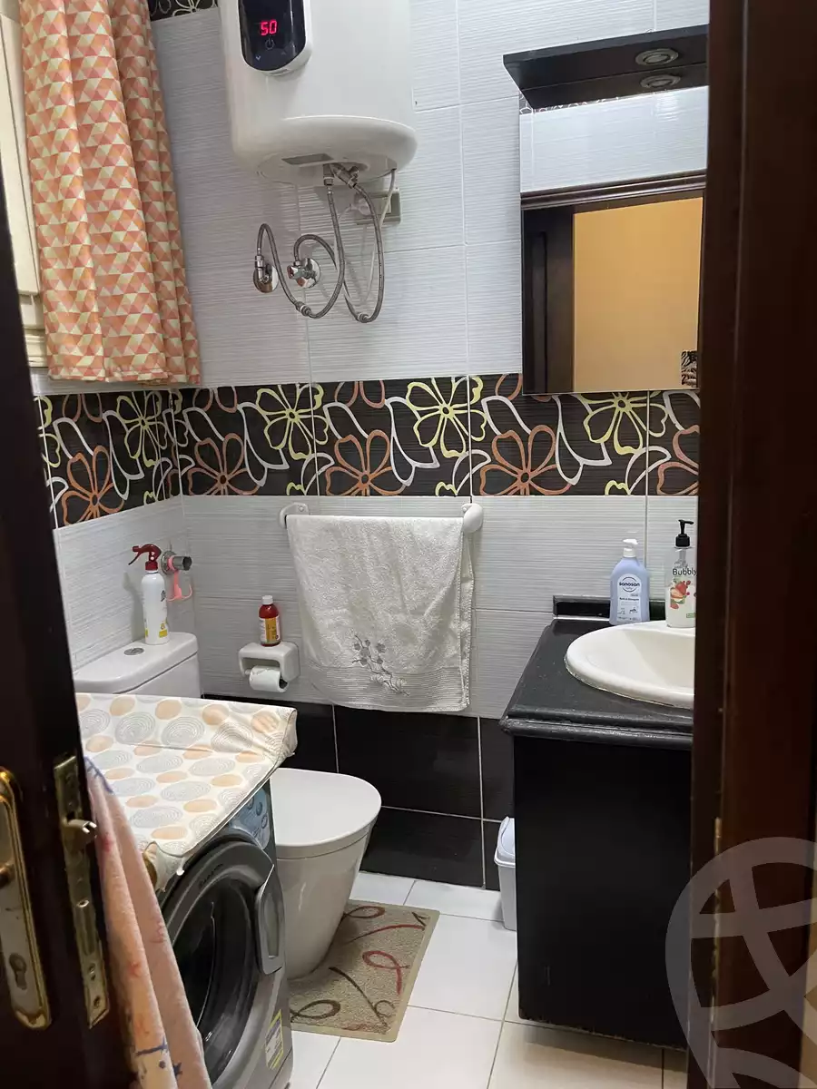 https://aqarmap.com.eg/en/listing/5049060-for-sale-cairo-mokattam-el-hadabah-el-wosta-el-mantaqa-el-khamsa-street-33