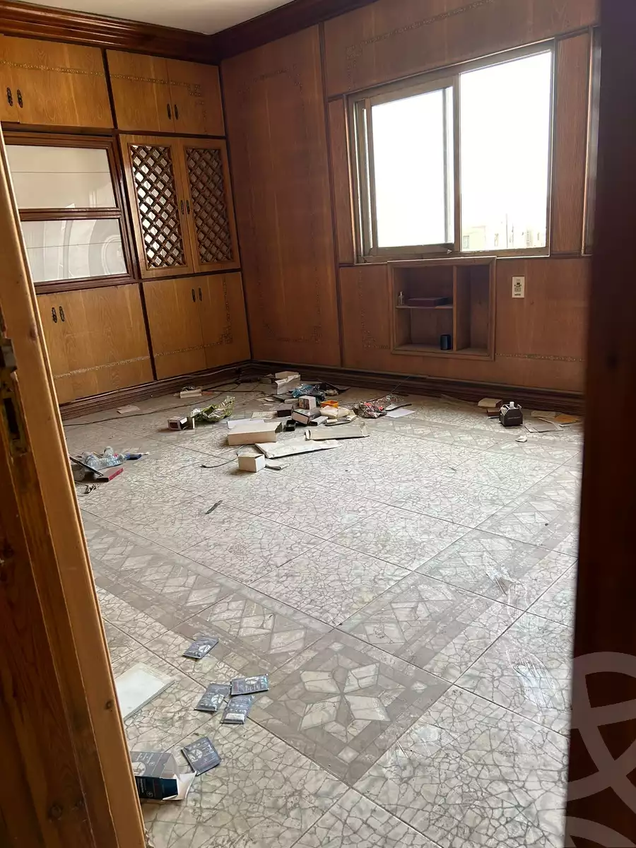 https://aqarmap.com.eg/ar/listing/6179349-for-rent-cairo-downtown-bab-el-loaa-noubar-st