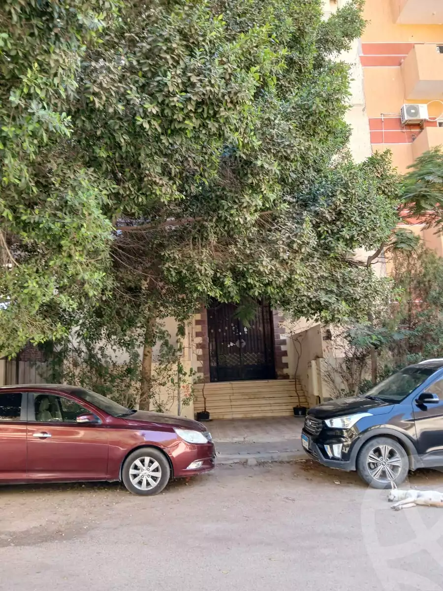 https://aqarmap.com.eg/en/listing/5094996-for-sale-cairo-6th-of-october-el-ahyaa-neighborhood-4th-school-st