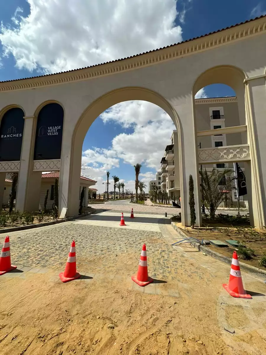 https://aqarmap.com.eg/en/listing/5756115-for-sale-cairo-el-sheikh-zayed-city-compounds-kmbwnd-fyldj-wyst-dr-llttwyr
