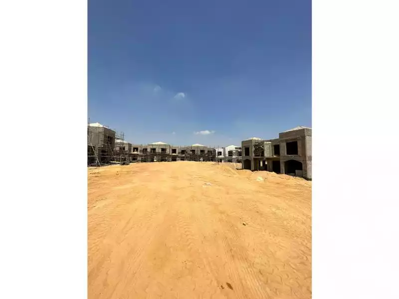 https://aqarmap.com.eg/en/listing/5756112-for-sale-cairo-el-sheikh-zayed-city-compounds-kmbwnd-fyldj-wyst-dr-llttwyr