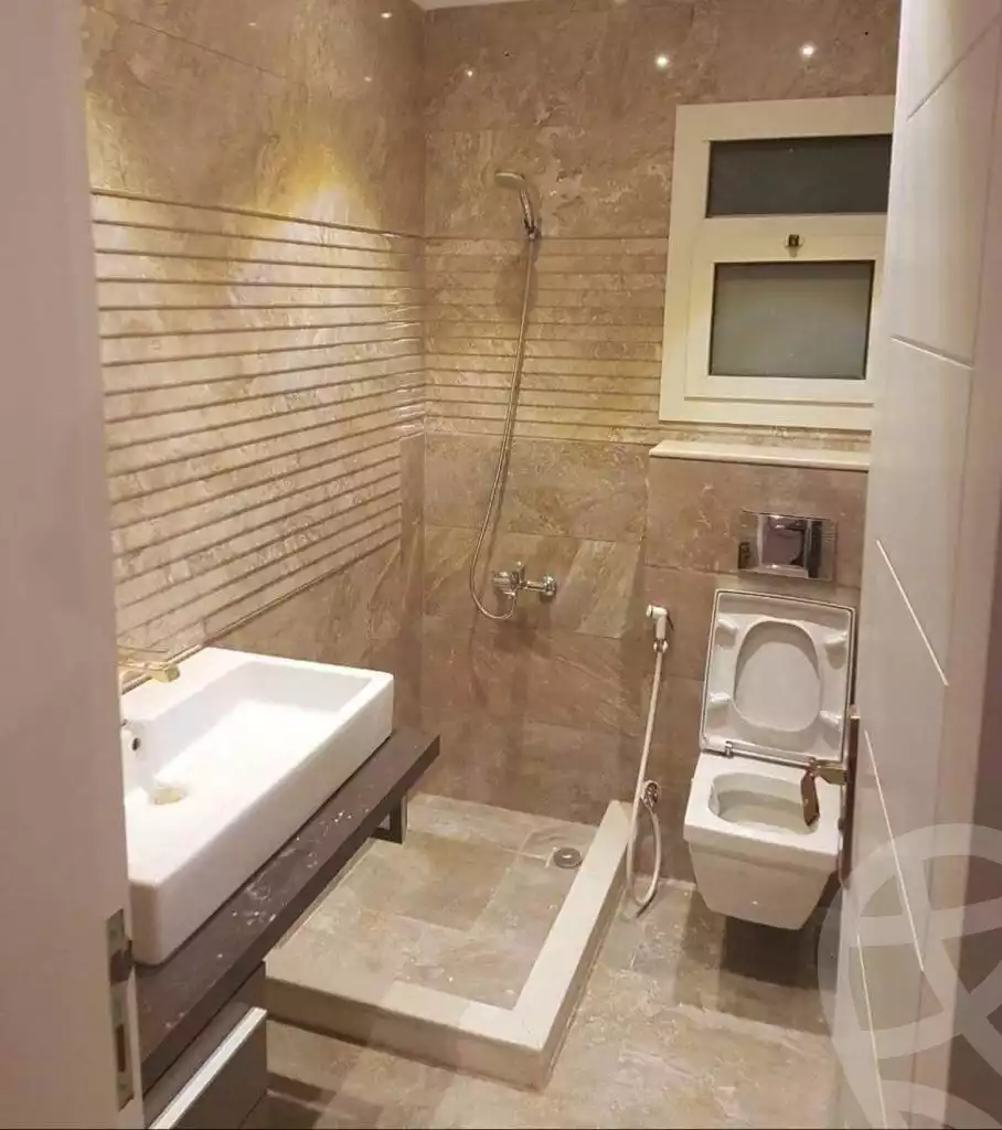 https://aqarmap.com.eg/ar/listing/5133808-for-rent-cairo-el-sheikh-zayed-city-compounds-dh-drys