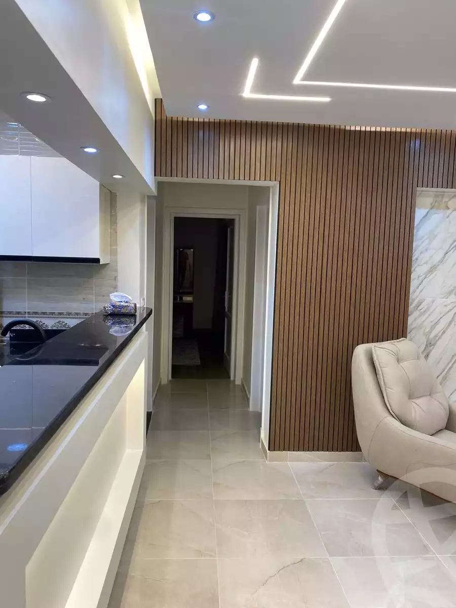 https://aqarmap.com.eg/en/listing/5172654-for-rent-cairo-new-cairo-lrhb-city-phase-7